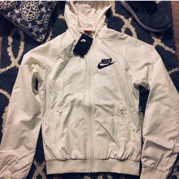 Nike Windbreaker/runner NWT - Picture 3 of 8